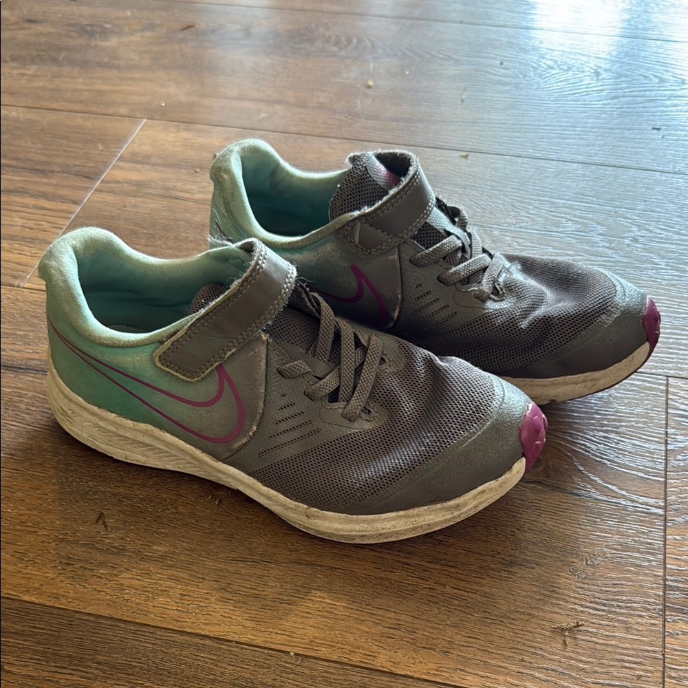 Nike Kids Gray & Teal Sneakers with Pink Swoosh